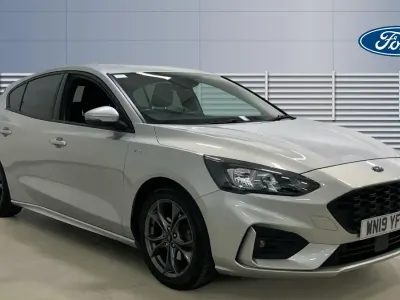 Begagnad Ford Focus ST-Line 125 HK (91 kW) 2004 Halvkombi