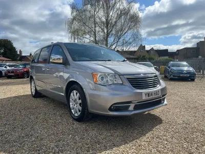 Używany Chrysler Grand Voyager Limited 178 KM (130 kW) 2014 Szary Minivan