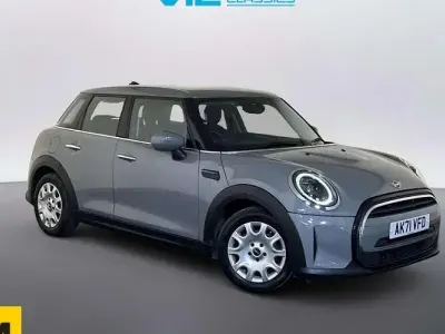 Used Mini ONE Classic 102 HP (75 kW) 2022 Hatchback