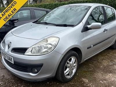 Used Renault Clio II Privilege 98 HP (72 kW) 2007 Silver Hatchback