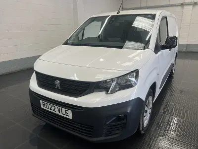 Used Peugeot Partner Premium 131 HP (96 kW) 2022 White MPV
