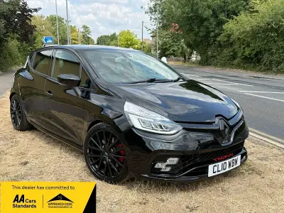 Used Renault Clio Trophy 220 HP (161 kW) 2018 Black Estate