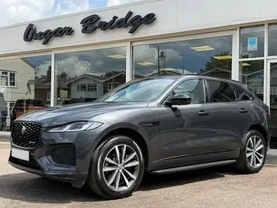 Begagnad Jaguar F-Pace R-Dynamic 204 HK (150 kW) 2024 Grå SUV