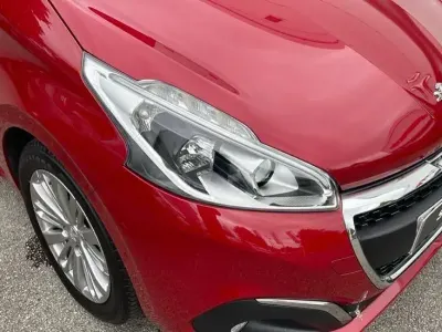 Used Peugeot 208 Allure 2018 Red Hatchback