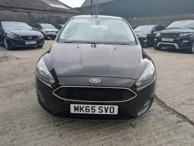 Usado Ford Focus Zetec 125 HP (91 kW) 2015 Preto Citadino