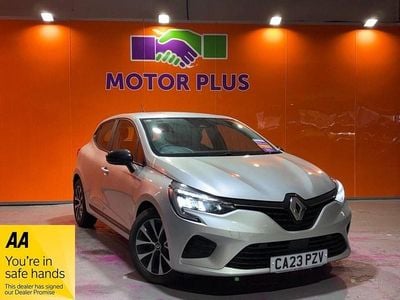 Used Renault Clio V Evolution 90 HP (66 kW) 2023 Silver Hatchback