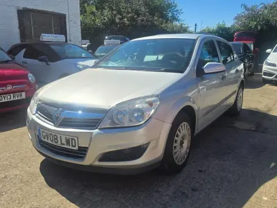 Used Vauxhall Astra 138 HP (101 kW) 2008 Silver Hatchback