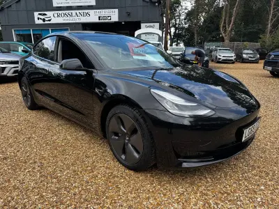 Used Tesla Model 3 Standard Range 239 kW (325 HP) 2019 Black Sedan