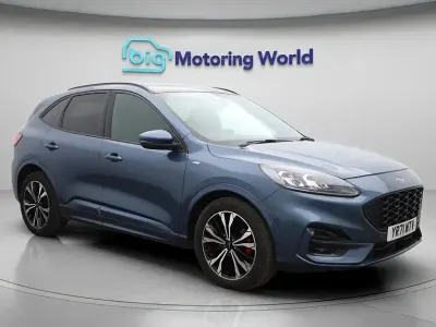 Second-hand Ford Kuga ST-Line X 120 CP (88 kW) 2021 Albastru SUV