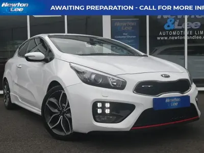 Used Kia ProCeed GT 201 HP (147 kW) 2016 White Hatchback