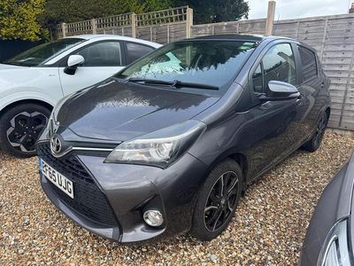 Used Toyota Yaris Sport 99 HP (72 kW) 2015 Grey Hatchback