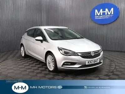 Used Vauxhall Astra Elite 100 HP (73 kW) 2017 Silver Hatchback