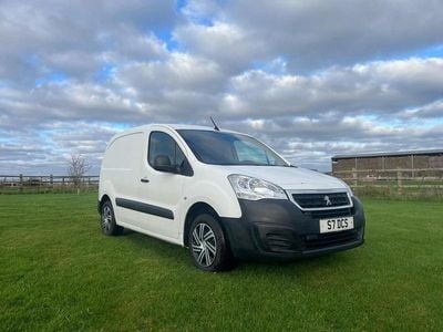 White Used 2017 Peugeot Partner MPV | £5,490 (A bit pricey)