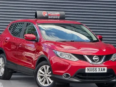 Used Nissan Qashqai Acenta 110 HP (80 kW) 2016 Red SUV
