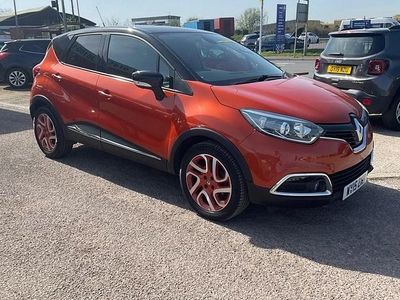 Used Renault Captur Dynamique 90 HP (66 kW) 2015 Orange/black SUV