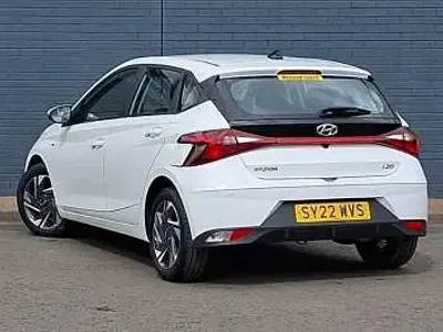 Gebraucht Hyundai i20 SE 100 PS (73 kW) 2022 Weiß Kleinwagen