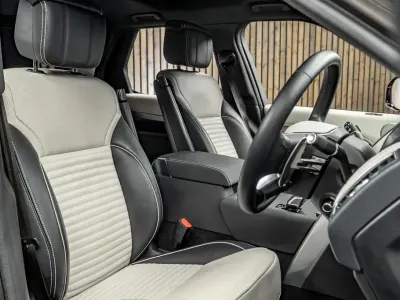 Used Land Rover Discovery 5 HSE Dynamic 2024 Bronze SUV