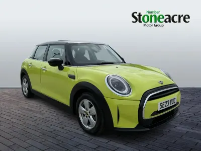 Used Mini Cooper Classic 134 HP (98 kW) 2023 Yellow Hatchback