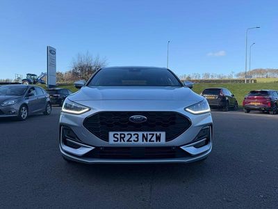 Używany Ford Focus ST-Line X 2023 Srebrny Hatchback