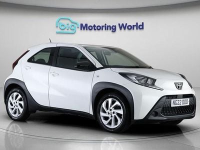 Used Toyota Aygo X PURE 72 HP (52 kW) 2022 White SUV