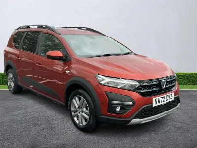Używany Dacia Jogger Comfort 110 KM (80 kW) 2022 Brązowy Minivan