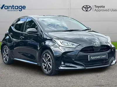 Used Toyota Yaris Design 113 HP (83 kW) 2023 Black Hatchback