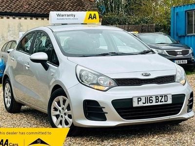 Used Kia Rio 84 HP (61 kW) 2016 Silver Hatchback