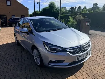 Used Vauxhall Astra Elite 136 HP (100 kW) 2015 Silver Hatchback