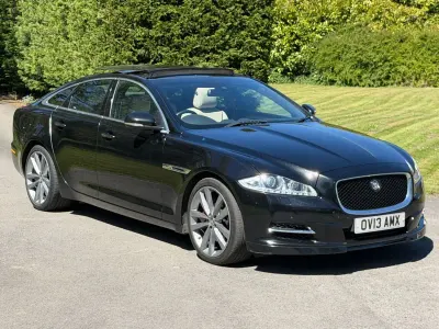 Używany Jaguar XJ Portfolio 275 KM (202 kW) 2013 Czarny Sedan/Limuzyna