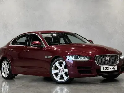 Used Jaguar XE Portfolio 180 HP (132 kW) 2016 Red Sedan