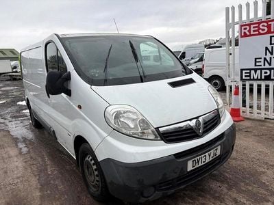 Used Vauxhall Vivaro 115 HP (84 kW) 2013 White MPV