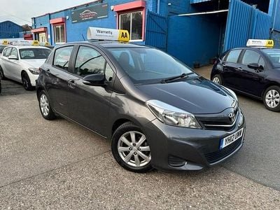 Used Toyota Yaris 101 HP (74 kW) 2012 Grey Hatchback