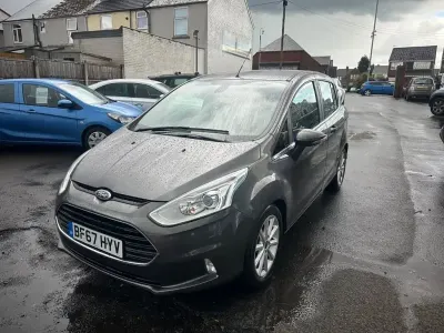 Begagnad Ford B-MAX Titanium 100 HK (73 kW) 2017 Grå Minibuss