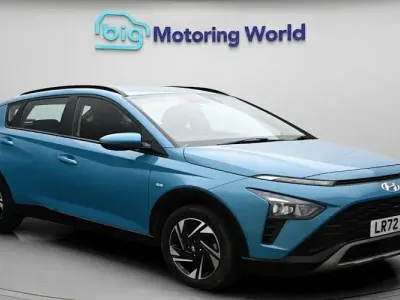 Begagnad Hyundai Bayon SE 101 HK (74 kW) 2023 Turkos SUV