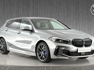 Begagnad BMW 118 M Sport 134 HK (98 kW) 2023 Grå Halvkombi