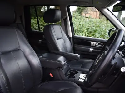 Used Land Rover Discovery 4 Landmark 2016 Yulong white metallic with black leather SUV