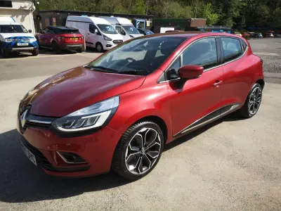 Usado Renault Clio IV Dynamique 90 CV (66 kW) 2017 Rojo Utilitario