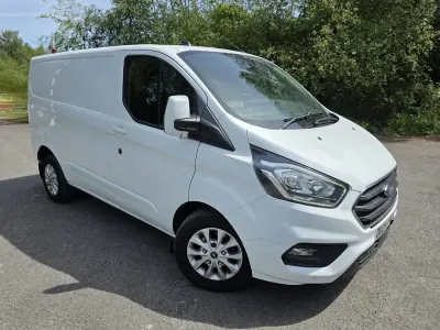 Used Ford Transit Custom Limited 130 HP (95 kW) 2021 White Van