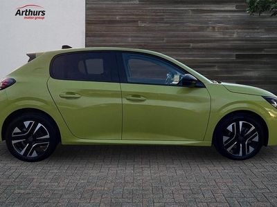 Used Peugeot 208 Allure 99 HP (72 kW) 2024 Yellow Hatchback