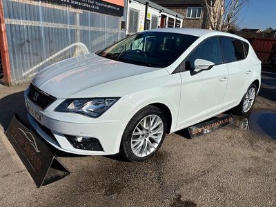 Used Seat Leon SE Dynamic 130 HP (95 kW) 2019 White Hatchback