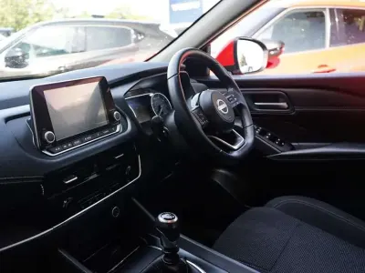 Used Nissan Qashqai Acenta Premium 138 HP (101 kW) 2023 Red SUV