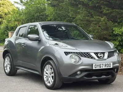 Usado Nissan Juke N-Connecta 110 HP (80 kW) 2017 Cinzento SUV