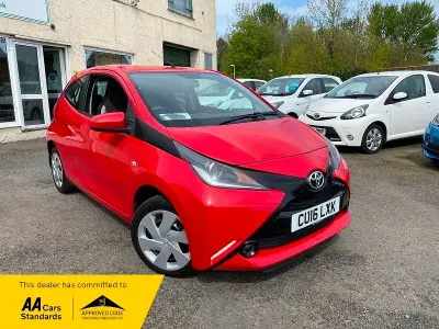 Used Toyota Aygo X-play 69 HP (50 kW) 2016 Red Hatchback