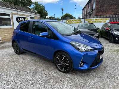 Used Toyota Yaris Design 111 HP (81 kW) 2018 Blue Hatchback