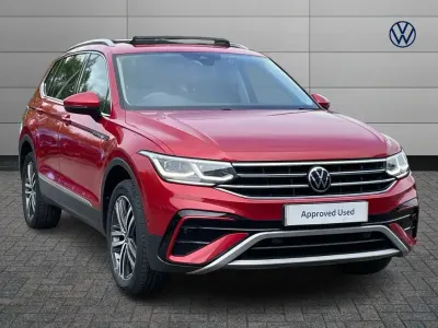 Used VW Tiguan Allspace Elegance 150 HP (110 kW) 2023 Red SUV