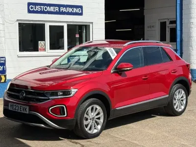 Używany VW T-Roc Style 150 KM (110 kW) 2023 Czerwony SUV
