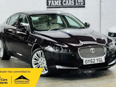 Begagnad Jaguar XF Portfolio 2012 Röd Sedan
