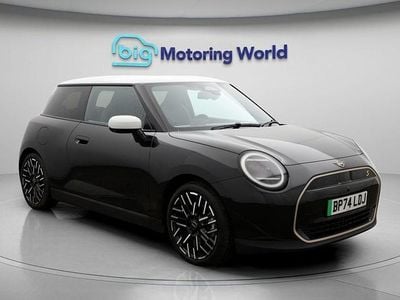 Used Mini Cooper SE Exclusive 2025 Black Hatchback