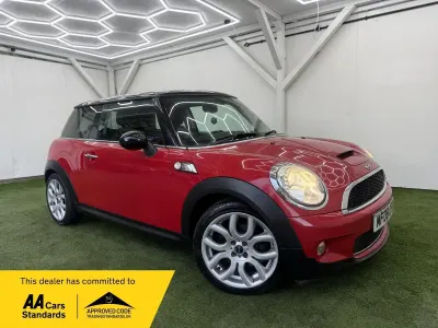 Begagnad Mini Cooper S Hatch 2008 Röd Halvkombi