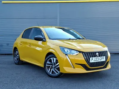 Used Peugeot 208 Active+ 100 HP (73 kW) 2023 Yellow Hatchback